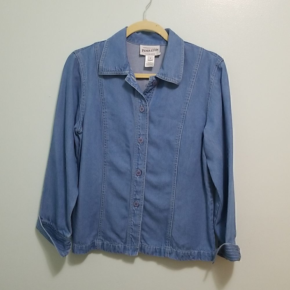 Pendleton light weight denim jacket/shirt. Size S.